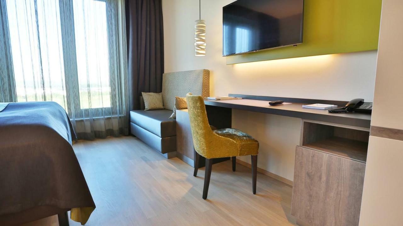 Hotel Thegreen Cologne Exterior photo